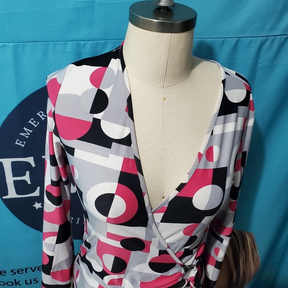 Miss H Top - Picture 2 of 6